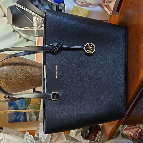 Michael Kors NWT Savannah Tote - Picture 10 of 10